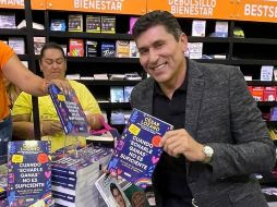 César Lozano promociona 