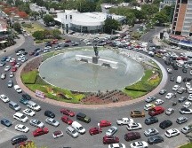 Las principales vialidades de Guadalajara suelen saturarse, más en Navidad. EL INFORMADOR/ARCHIVO