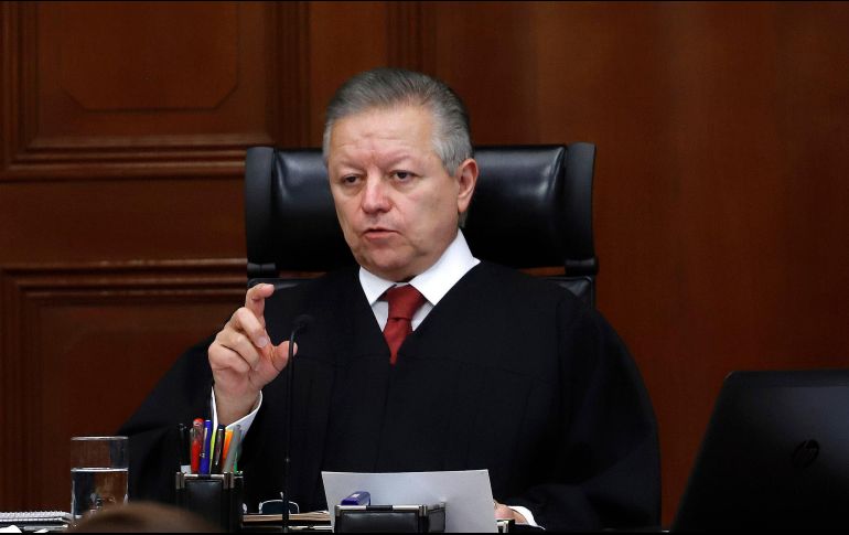 Los usuarios de la red social agradecieron a Arturo Zaldívar por la información apegada al derecho y a la ley. SUN / ARCHIVO