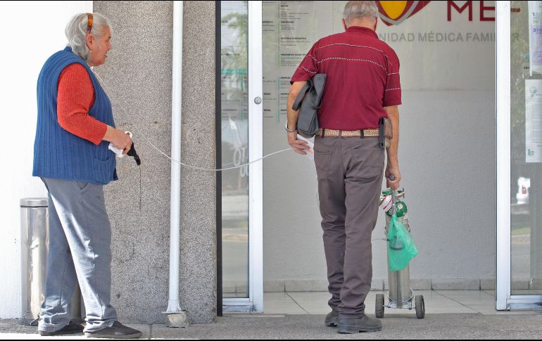 En farmacias del Ipejal le comentan a los afiliados que muchos medicamentos les llegarán hasta mediados de enero. EL INFORMADOR/ ALONSO CAMACHO