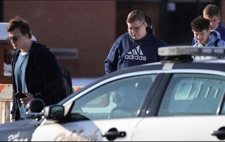 Tiroteo a las afueras de la escuela secundaria Benito Juárez en Chicago deja un muerto y tres heridos de bala. AP/ARCHIVO