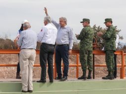 El mandatario celebró en sus redes sociales la apertura de las compuertas de la primera etapa del canal del distrito de riego. TWITTER