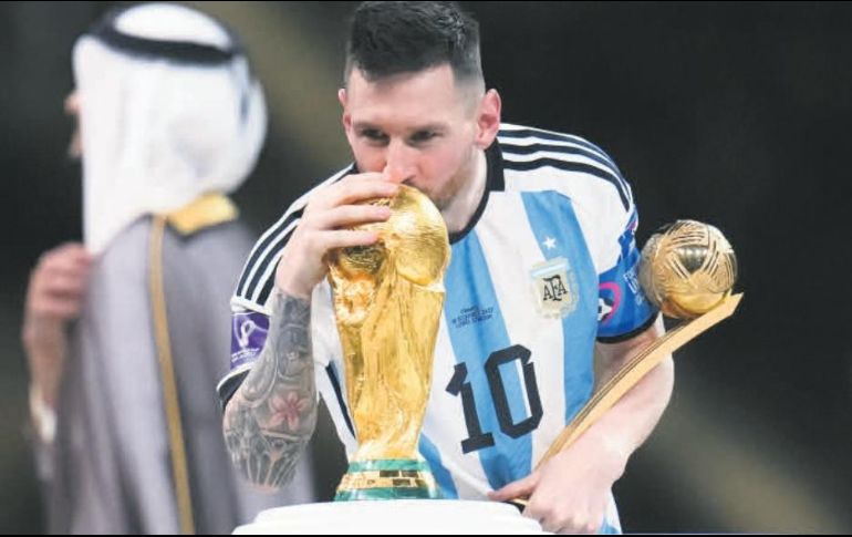 Lio Messi ha cerrado el círculo y ya puede llamarse a sí mismo campeón del mundo, después de cuatro oportunidades en las que fracasó. AP