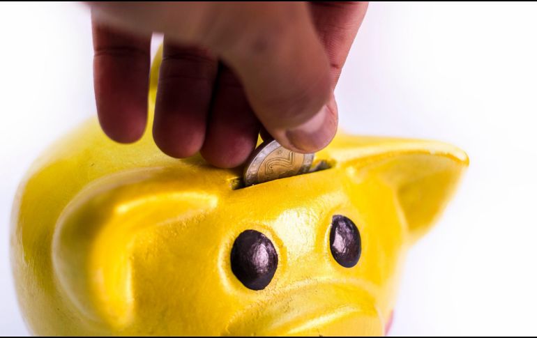 La misma Condusef te dice lo que sí y lo que no debes hacer en el hábito del ahorro, en caso de que pienses en guardar algo de tu aguinaldo. EL INFORMADOR / ARCHIVO