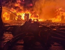 El incendio se registra en una recicladora ubicada en la Colonia Central Camionera, en Tlaquepque. CORTESÍA / PC Tlaquepaque
