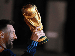 Luego del tan esperado triunfo de la Selección Argentina en el Mundial de Qatar de 2022, la estrella Lionel Messi, realizó una publicación de algunos momentos tras la victoria contra Francia. AFP/ L. Robayo