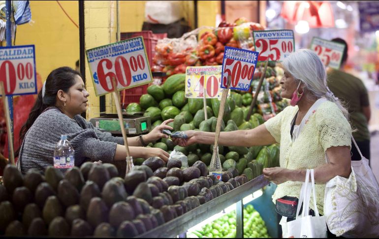 Cuando hay inflación es muy difícil distribuir los ingresos, planear un viaje, pagar deudas o invertir en algo, porque los precios, que eran una referencia para asignar el dinero de la mejor manera posible, están distorsionados. EL INFORMADOR / ARCHIVO