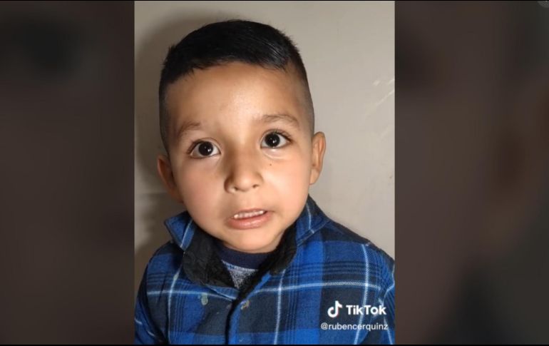 Un pequeño que fue abandona por su padre y lo único que le pide para Navidad es que regrese y le dé un abrazo. TIKTOK/CAPTURA DE VIDEO
