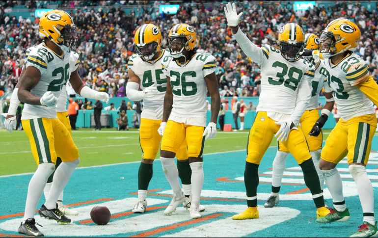 Los Green Bay Packers mantuvieron sus posibilidades de clasificarse para los playoffs de la NFL. AFP/Eric Espada