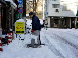 Los problemas con el suministro eléctrico en esta época del año han generado inconvenientes e incidentes en los hogares. EFE / F. Robichon