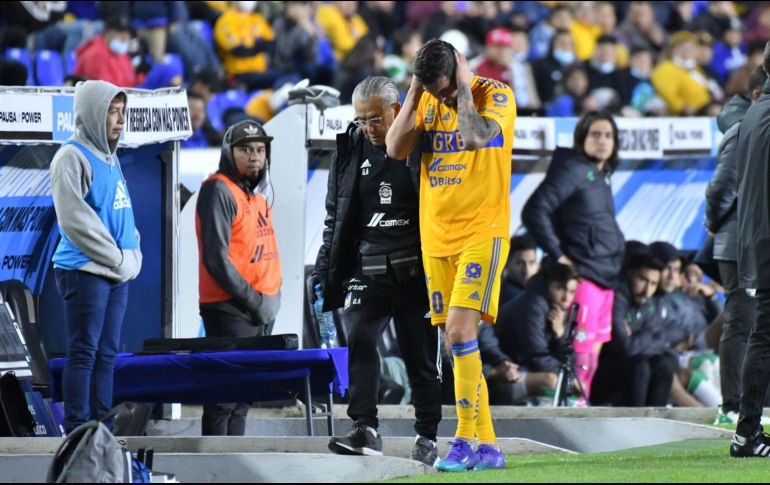 Gignac perdió el conocimiento en la cancha luego del balonazo, ahora el delantero francés estará 10 días en recuperación. Imago7