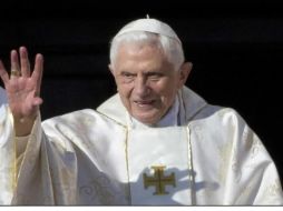 Papa Emérito se encuentra delicado de salud, informó el Papa Francisco. SUN