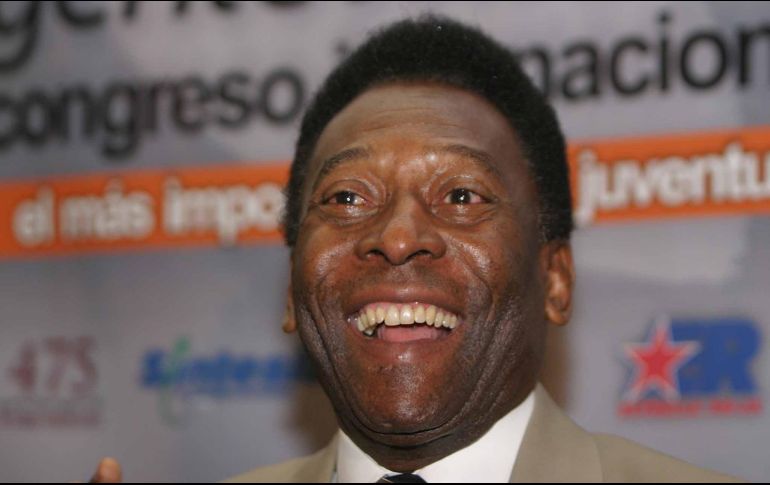 El brasileño Edson Arantes do Nascimento 'Pelé', considerado por muchos el mejor futbolista de todos los tiempos, murió este jueves en un hospital de Sao Paulo a los 82 años debido a complicaciones del cáncer que padecía. SUN / ARCHIVO