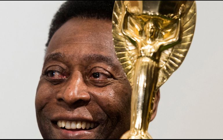 Su forma hacía referencia a la diosa griega Niké, deidad de la victoria y el diseño y la confección del trofeo, constató de unos 30 centímetros de alto y de 4 kilogramos. EFE / ARCHIVO