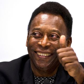 Familia de Pelé pide retirar el número 10 de la camiseta de Santos