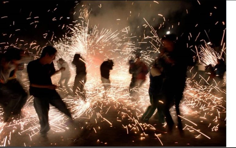 Los elementos de la pirotecnia y los fuegos artificiales contribuyen significativamente a empeorar la calidad del aire. SUN / ARCHIVO