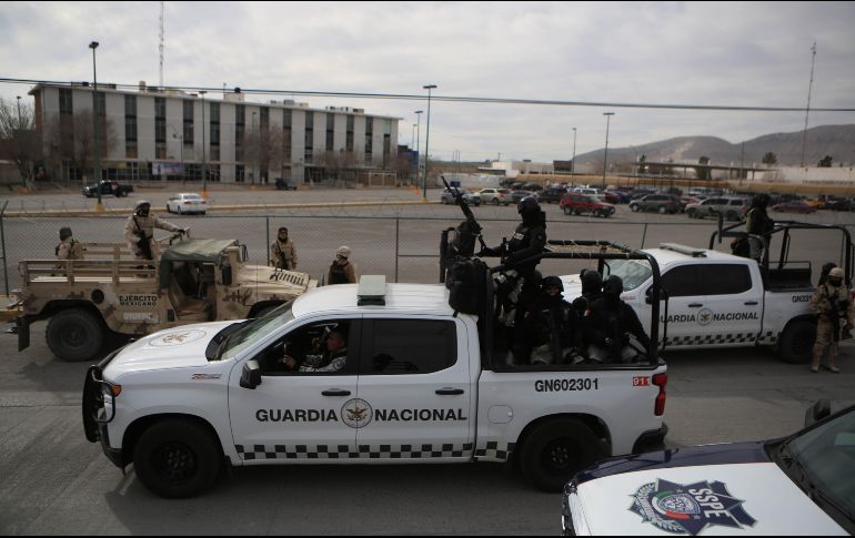 Autoridades informaron del aseguramiento de 17 armas largas, cuatro armas cortas, diversos vehículos, equipo táctico, más de 990 cartuchos útiles. SUN