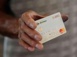 A partir de este mes, la Pensión del Bienestar aumentará a 4 mil 800 pesos y el pago se organizará de acuerdo a la primera letra del primer apellido del beneficiario. EL INFORMADOR / ARCHIVO