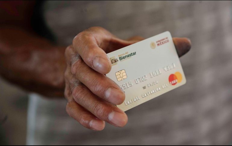 A partir de este mes, la Pensión del Bienestar aumentará a 4 mil 800 pesos y el pago se organizará de acuerdo a la primera letra del primer apellido del beneficiario. EL INFORMADOR / ARCHIVO