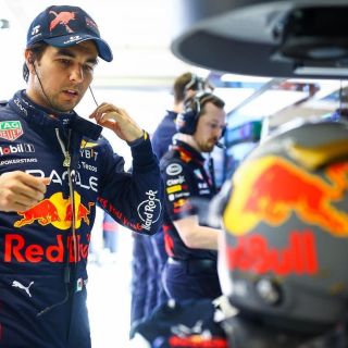 Checo Pérez tiene peculiar detalle con meseras que lo atendieron en restaurante