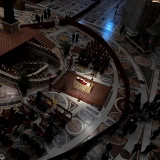 Así será el funeral de Benedicto XVI que tendrá "adaptaciones"