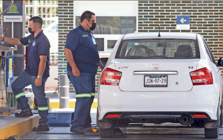La CNDH planteó como excesivo que los burócratas sean penalizados por no llevar a verificar el automóvil oficial que tengan asignado. EL INFORMADOR / ARCHIVO