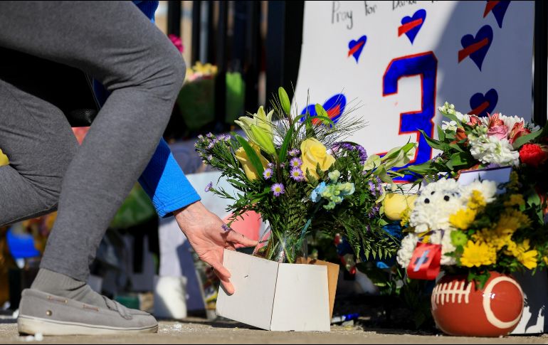 Siguen las plegarias por la mejora de Damar Hamlin. AP/Aaron Doster