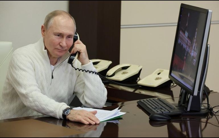 La orden de Putin no especificaba si se aplicaría tanto a las operaciones ofensivas como a las defensivas. EFE/M. Klimentyev