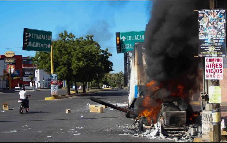 Tras los bloqueos, un elemento de la Guardia Nacional permanece grave. AP/M. Urista