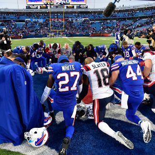 Damar Hamlin muestra su apoyo a los Buffalo Bills con emotiva foto desde el hospital