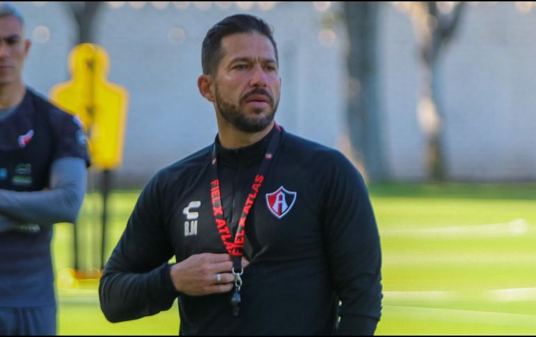 Benjamín Mora dirigió la práctica de este domingo en la Madriguera. Twitter/@AtlasFC