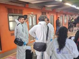 Ayer por la noche se dio inicio con los trabajos de retiro de los trenes accidentados en la Linea 3 del Metro de la Ciudad de México. TWITTER/@FiscaliaCDMX