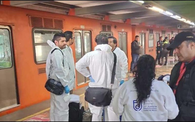 Ayer por la noche se dio inicio con los trabajos de retiro de los trenes accidentados en la Linea 3 del Metro de la Ciudad de México. TWITTER/@FiscaliaCDMX