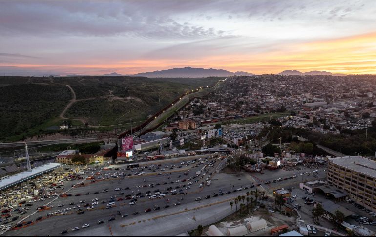 El paso peatonal entró en operaciones en 2016 como parte del proyecto de expansión del puerto de entrada de San Ysidro, y fue cerrado en abril de 2020 como medida preventiva durante la pandemia de COVID-19. AFP / G. Arias