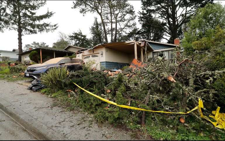 El Servicio Nacional de Meteorología reportó hasta 20 centímetros de lluvia en las últimas 12 horas. EFE/J. Mabanglo