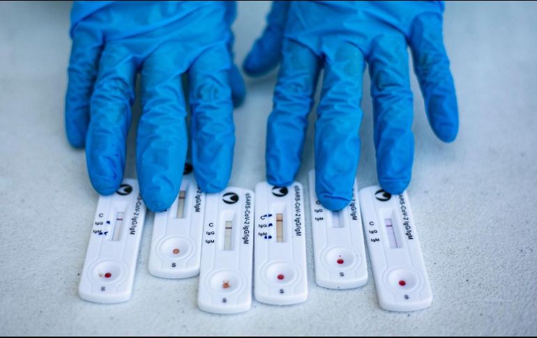 Después de Navidad y Año Nuevo, debido al contacto con multitudes los contagios de COVID se reanudaron y Uruguay presenta más de 5 mil casos en la primera semana de enero. EL INFORMADOR/ARCHIVO