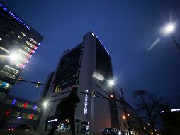 El jugador Hamlin abandonó el hospital de Cincinnati y voló rumbo a Buffalo, en Nueva York. AP/Joshua Bessex