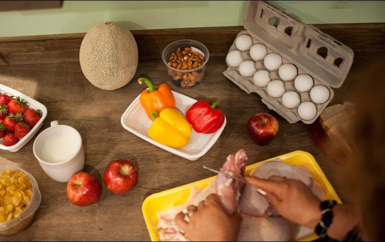 Un puñado de almendras (aproximadamente 23 piezas) incluye 6 g de proteína y son una buena fuente de fibra. EFE / ARCHIVO