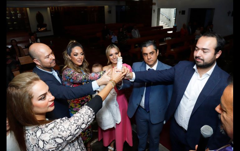 Padrinos y papás. GENTE BIEN JALISCO/Claudio Jimeno