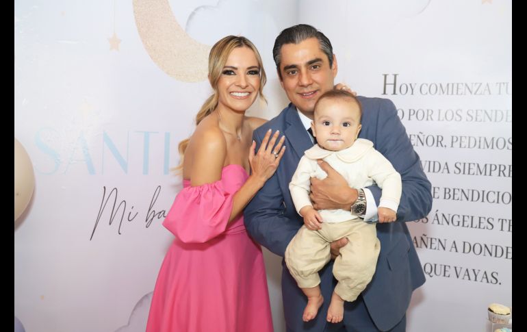 Bettyna Alfaro, Armando y Santiago Orozco. GENTE BIEN JALISCO/Claudio Jimeno
