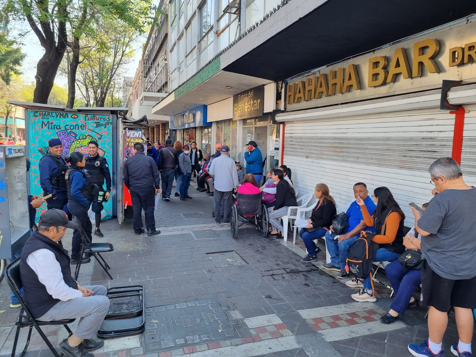 Los depósitos de los beneficiarios con todas las letras del abecedario por apellido desde la A a la Z ya están en sus cuentas desde ayer 10 de enero. EL INFORMADOR/ E. Gómez 