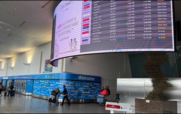 Ya van más de nueve mil 200 vuelos retrasados. EFE