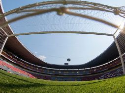 La cancha del Estadio Jalisco está lista para que ruede el balón. Imago7/Archivo