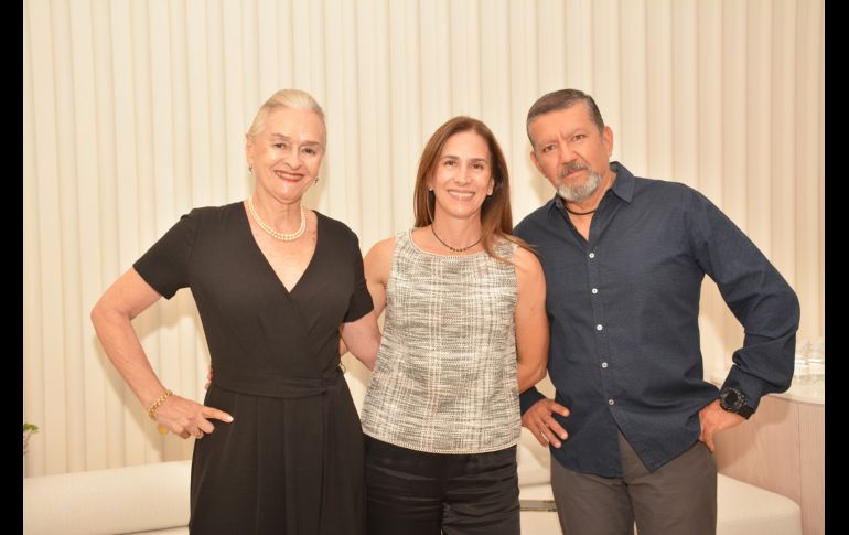 Ana Martínez Negrete, Laura Villa Gordoa y Alberto Vazquez. GENTE BIEN JALISCO/Marifer Rached