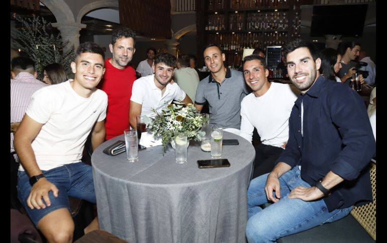 Maximiliano Arce, Gustavo Volpi, Franco Dal Bianco, Juan Restigo, Andrés Britos y Agustín Torre. GENTE BIEN JALISCO/Claudio Jimeno