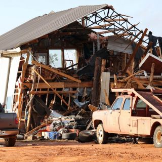 Tornado daña casas y derriba árboles en Alabama, Estados Unidos