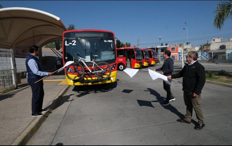 Los autobuses cuentan con capacidad para 76 personas, rampa y espacio exclusivo para sillas de ruedas, guía podotáctil, rack portabicicleta, cámaras de seguridad y sistema de recaudo. ESPECIAL