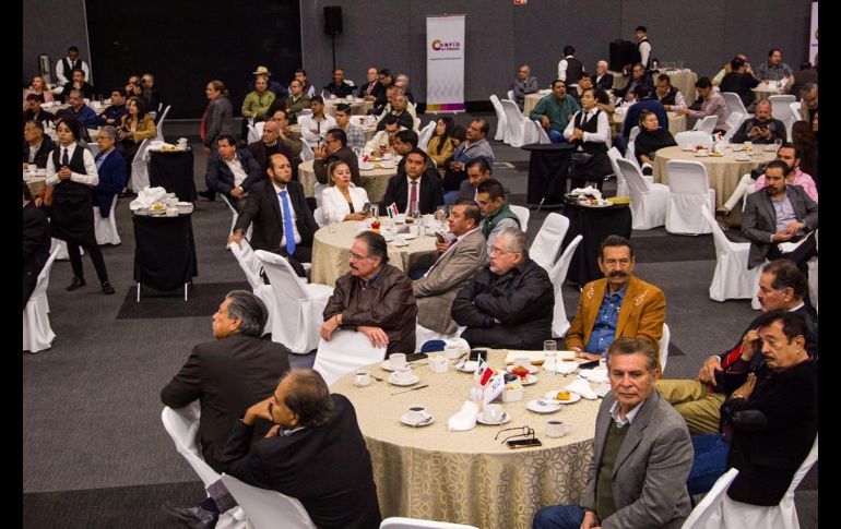 Al foro acudieron los gobernadores Carlos Rivera Aceves, Alberto Cárdenas Jiménez y Emilio González Márquez. Los diputados federales de Movimiento Ciudadano Sergio Barrera y Mauro Garza.