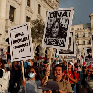 Dina Boluarte renueva su gabinete tras una semana de mortíferas protestas