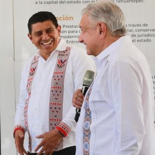"Murat nos ayudó mucho", reconoce López Obrador durante gira por Oaxaca